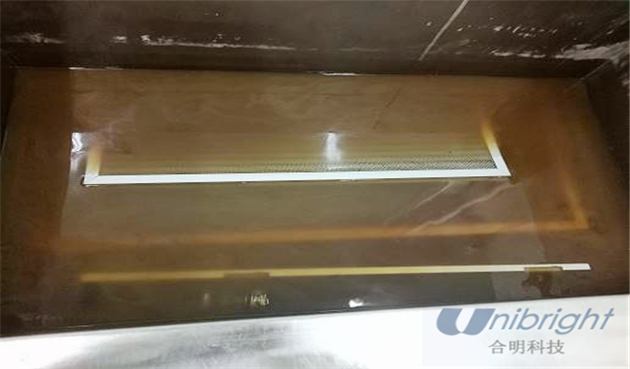 回流爐可拆卸部件需要完全浸泡在超聲清洗機(jī)里01.jpg 回流爐可拆卸部件需要完全浸泡在超聲清洗機(jī)里01.jpg