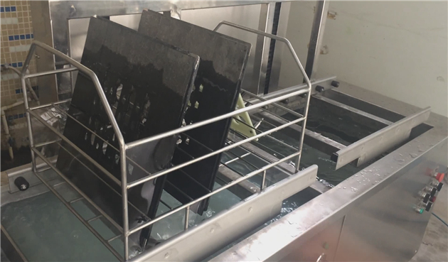 全自動(dòng)夾治具、載具超聲波水基清洗01.jpg