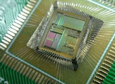 先進芯片封裝的其他創(chuàng)新設(shè)想與實現(xiàn)途徑：異構(gòu)和小芯片、混合鍵合