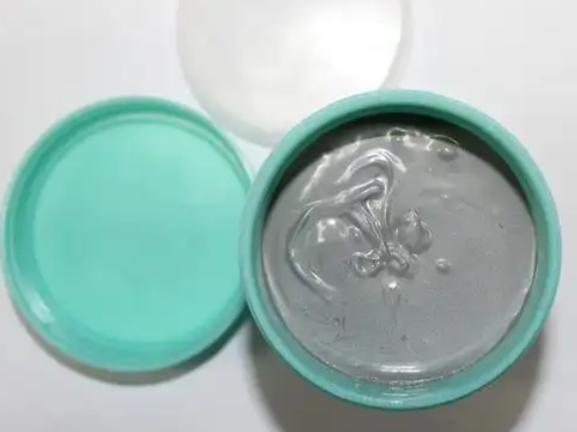 無鉛錫膏與有鉛錫膏在芯片封裝工藝中的應(yīng)用與合明科技錫膏助焊劑清洗劑介紹